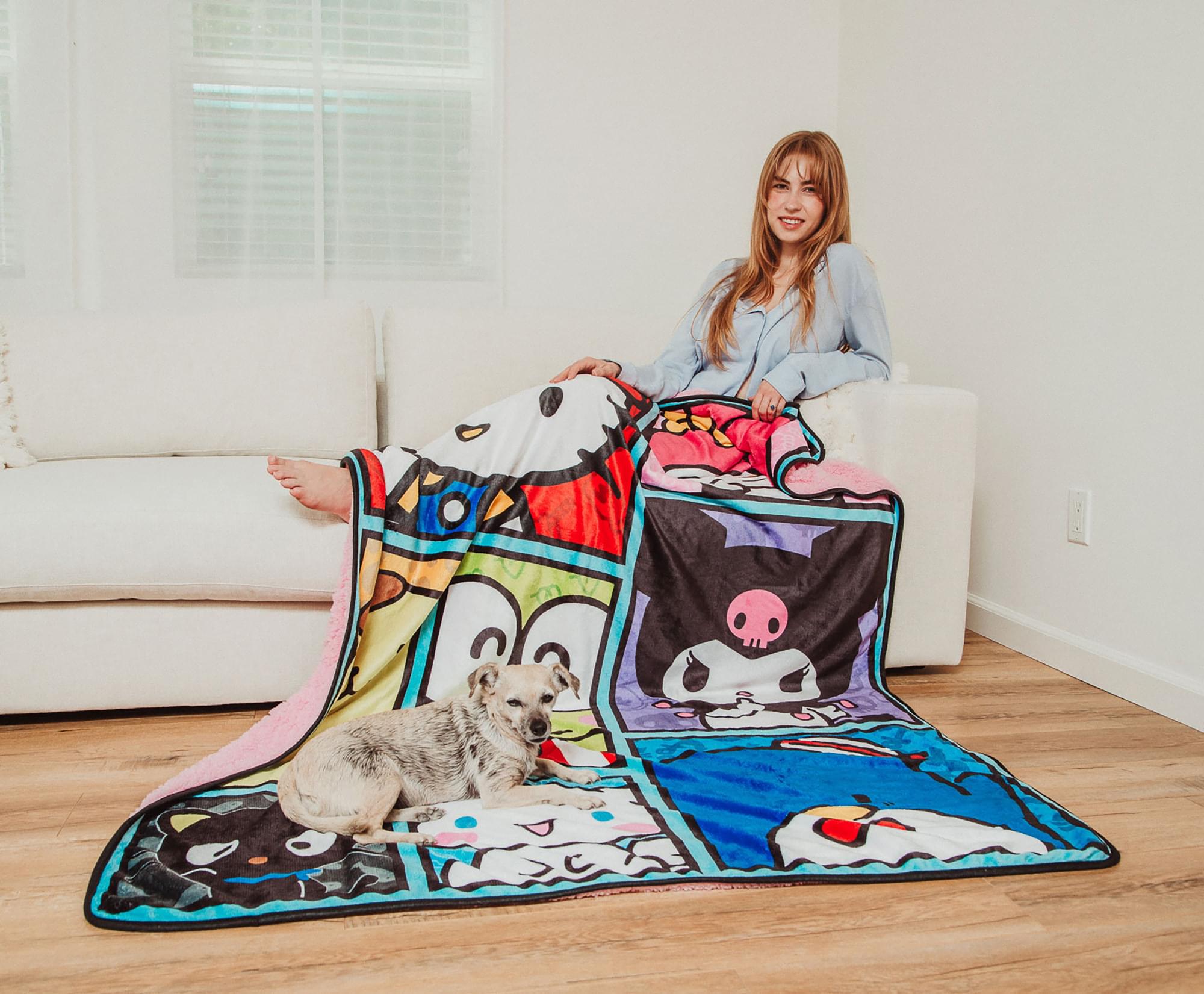 Sanrio's Adorable Friends Oversized Sherpa Fleece Throw - Warm & Cozy!
