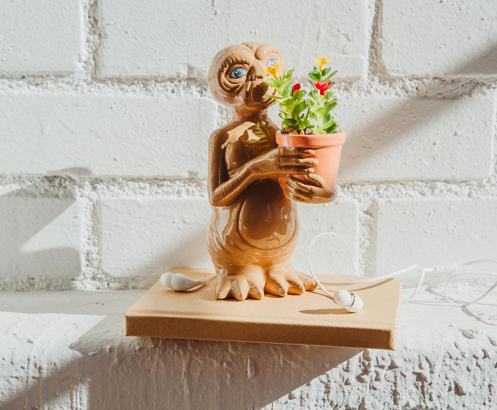 E.T.7