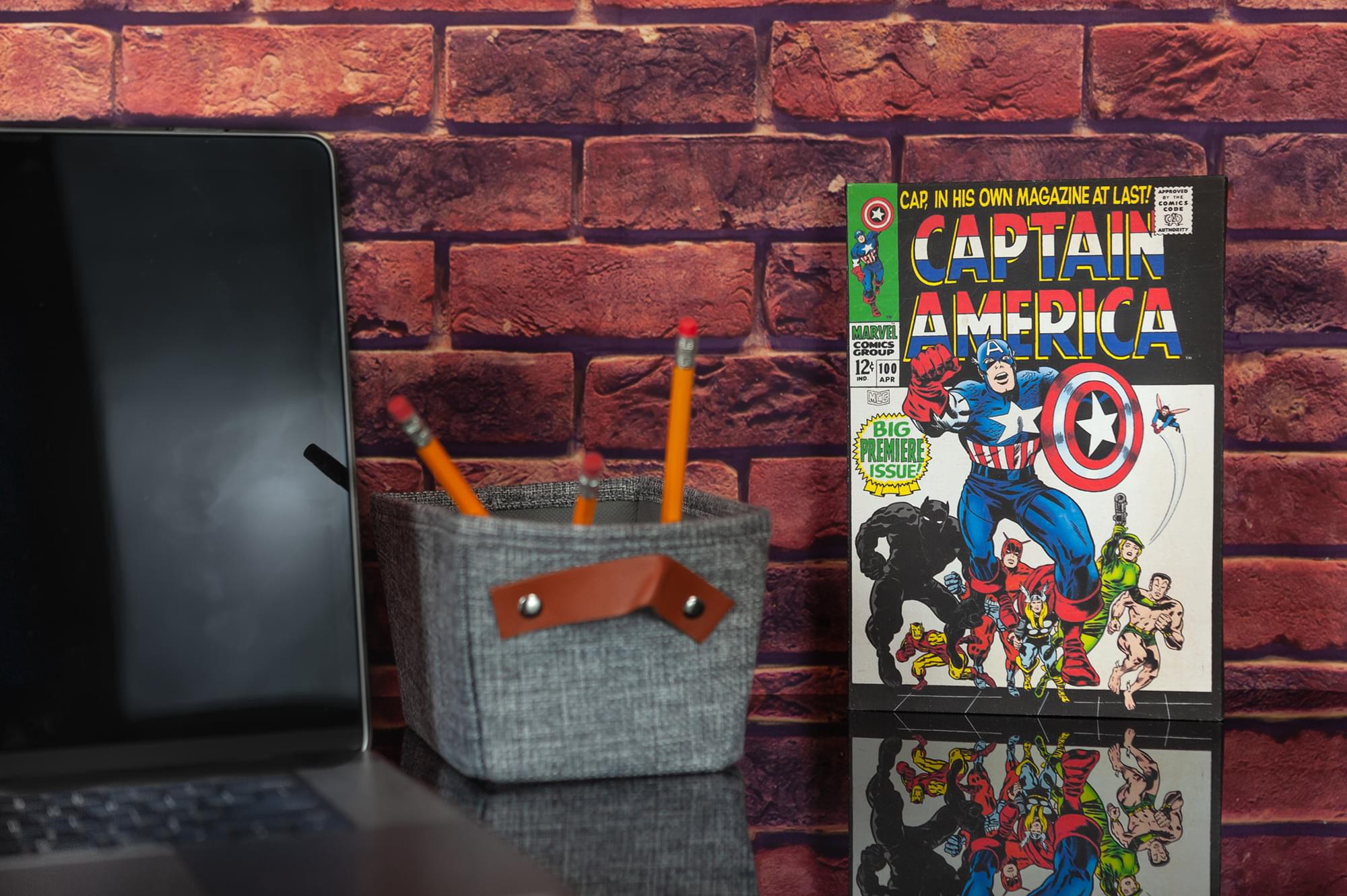 Captain America #100 Comic Book Canvas Art Poster - 9x5 Inches