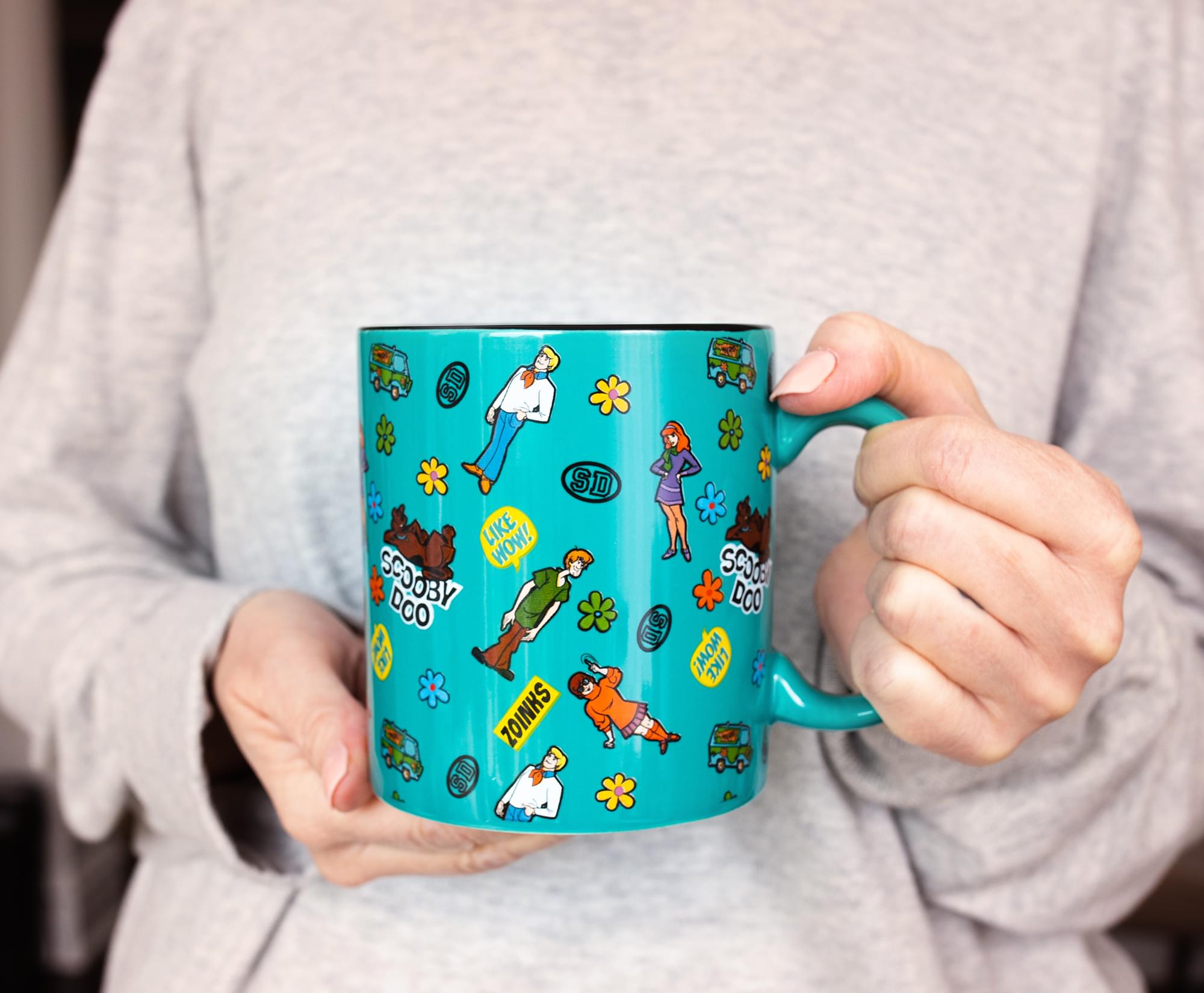 Scooby - Doo Ceramic Mug with Sticker Pattern - 20 Ounce