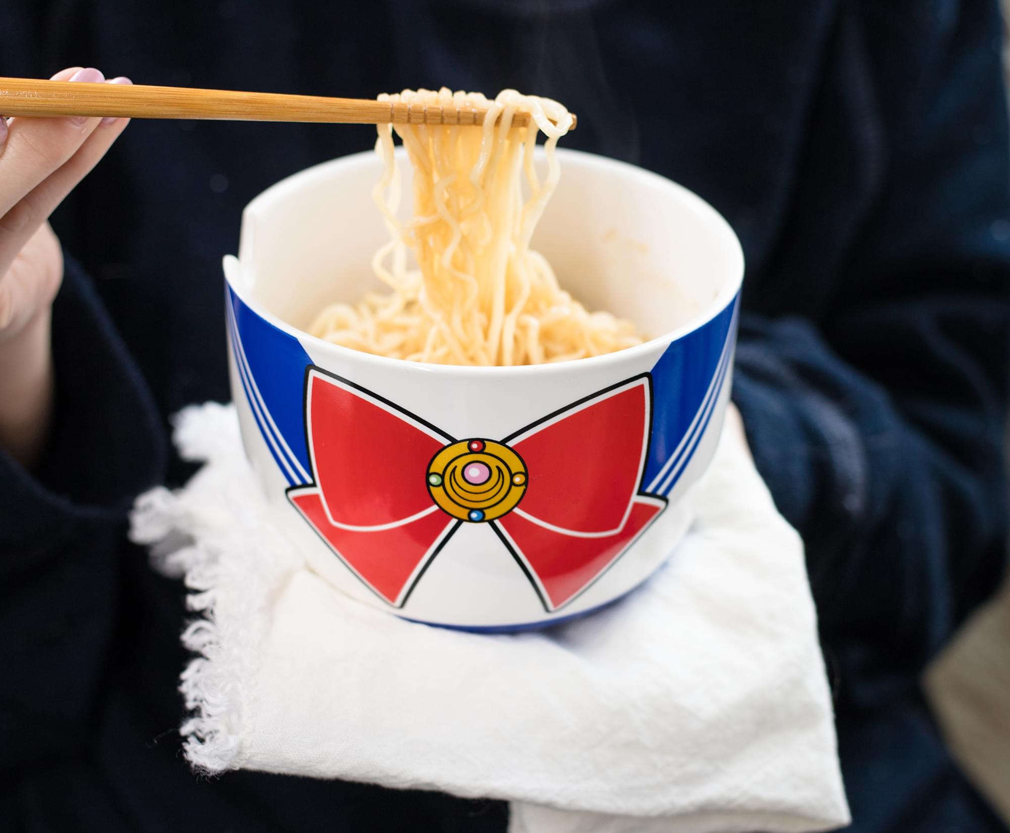 Sailor Moon-Inspired Japanese Dinnerware Set - 16-Ounce Ramen Bowl with Chopsticks
