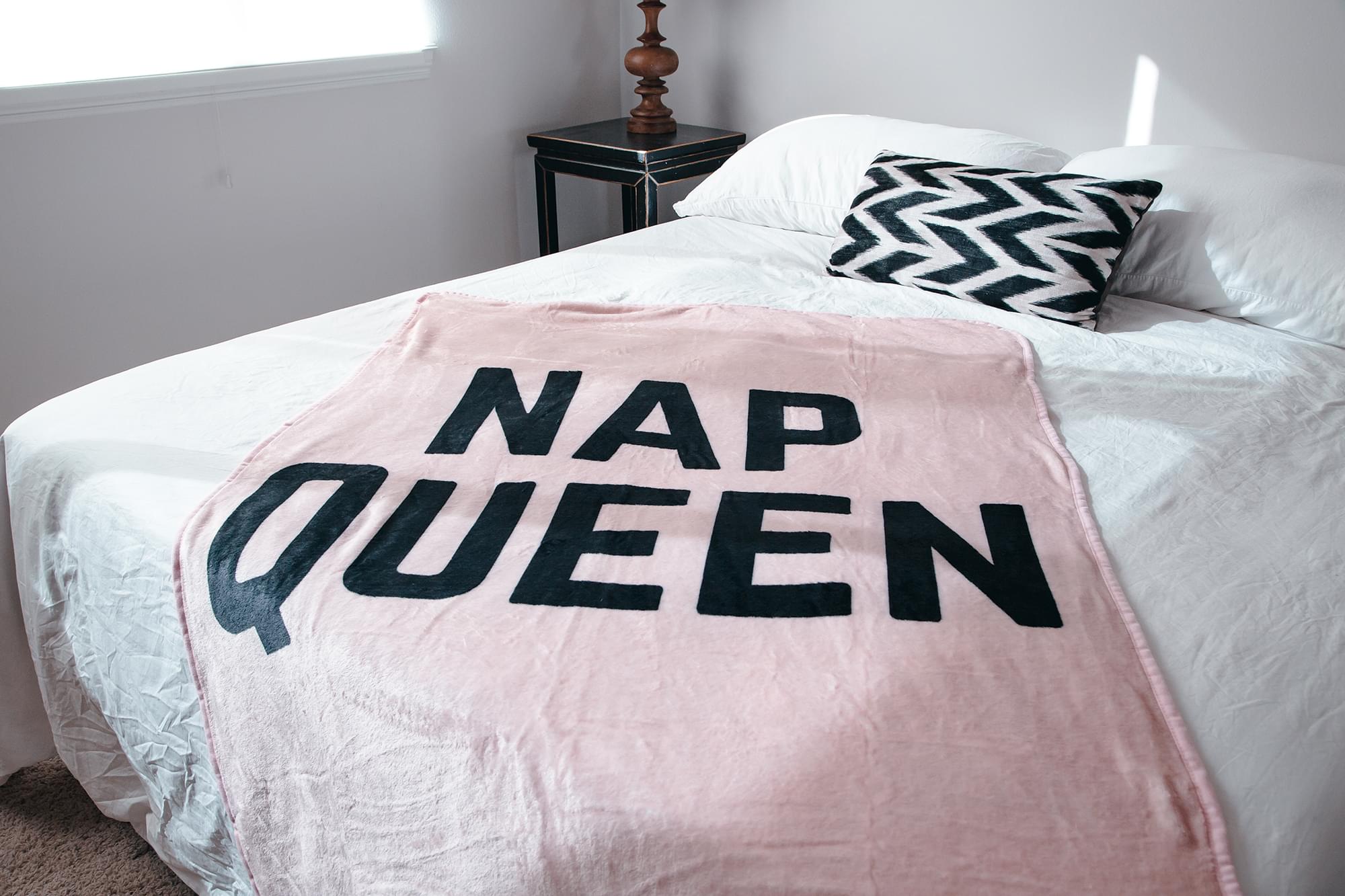 Nap Queen Ultra-Soft Fleece Throw Blanket - 45x60 Inches