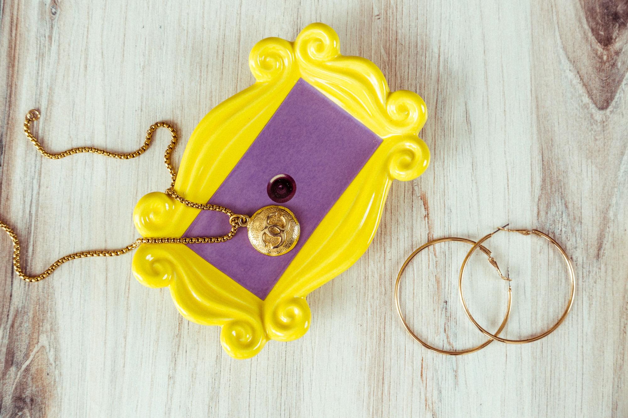 Friends-Inspired Ceramic Trinket Tray - 4x6 Inches