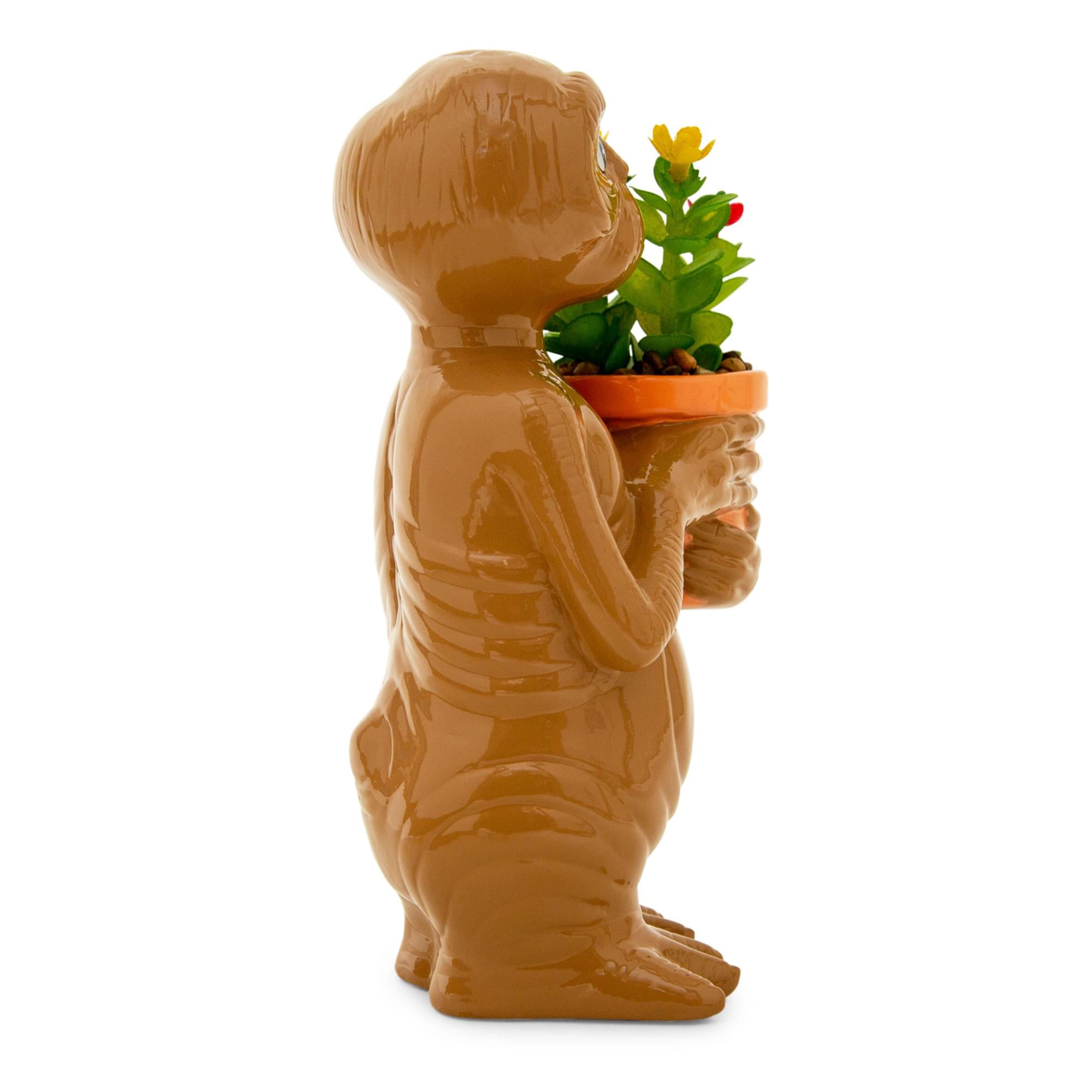 E.T.7