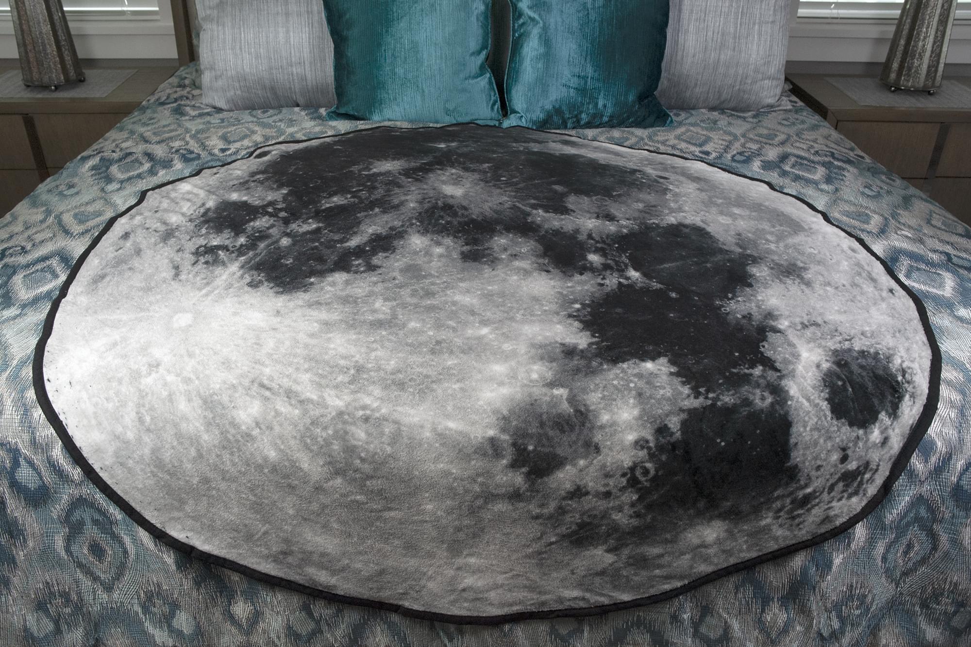 Cosmic Comfort: NASA-Themed Large Soft Fleece Throw Blanket (60-Inch Diameter)